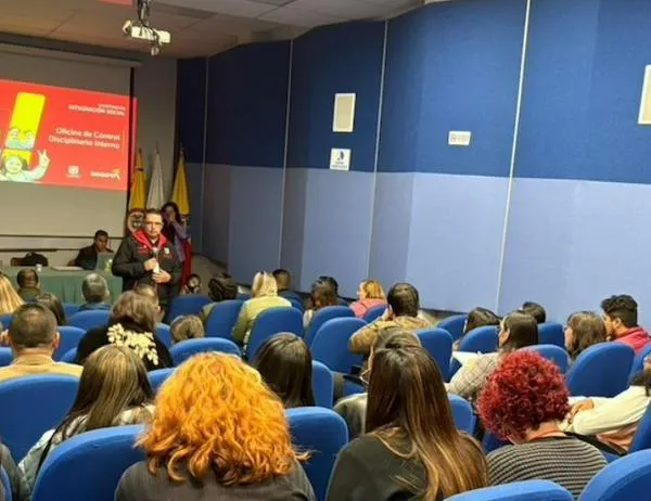 Nuevos 60 funcionarios se capacitan para reforzar las Comisarías de Familia en Bogotá 