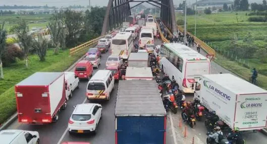 Se armó lío en Soacha, Chía y más municipios aledaños a Bogotá por nuevo pico y placa los sábados Carlos Fernando Galán. 