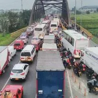 Se armó lío en Soacha, Chía y más municipios aledaños a Bogotá por nuevo pico y placa los sábados Carlos Fernando Galán. 