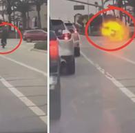 [Video] Joven se prendió en llamas tras pasarse semáforo en rojo y chocar contra un carro que prendió una chispa. 