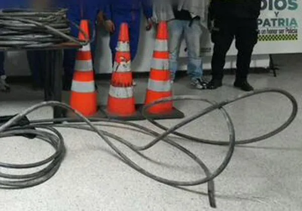 Capturan banda que simulaba técnicos para robar cable de fibra óptica en Bogotá
