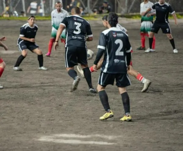 La barra que juega fútbol: goles y emociones con el torneo de Holocausto Norte en La Asunción
