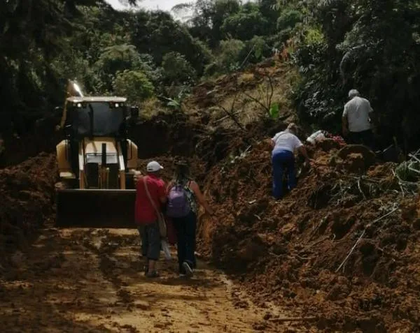 Viajes del lunes festivo: vea las tres vías con derrumbes en Caldas donde sugieren transitar con cuidado