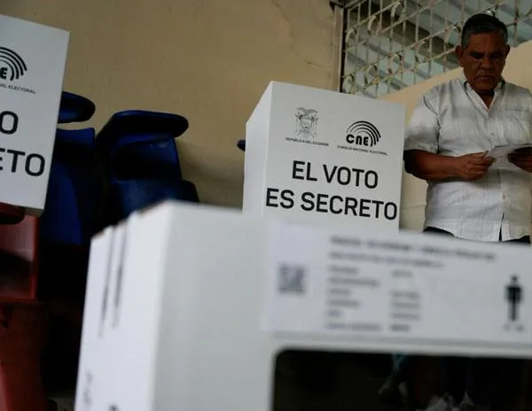 Ecuador dice "No" a los planes de Noboa de una nueva Constitución y el retorno de bases extranjeras