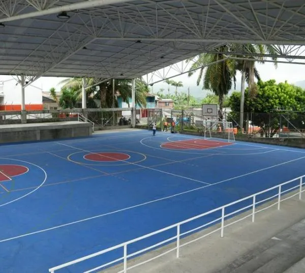 Manizales: mejoran escenarios deportivos y comunitarios con inversión de $428 millones en zona rural