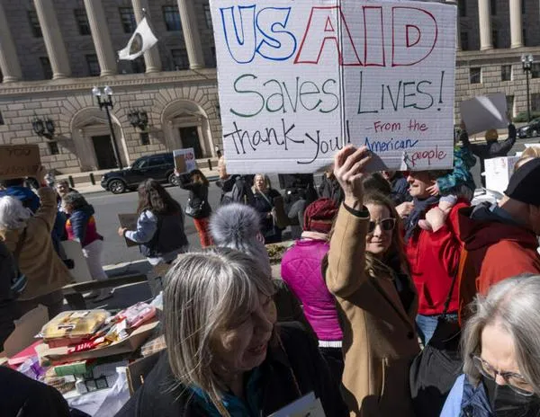 Recortes de EE. UU. y UE en ayuda exterior podrían causar 22,6 millones de muertes, según estudio