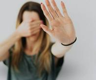 Colegio en Manizales: cargos a docente por presuntas agresiones físicas y psicológicas contra varios alumnos