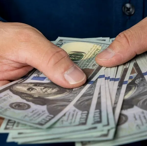 Cuánto bajó el dólar en Colombia hoy y valor para comprarlo