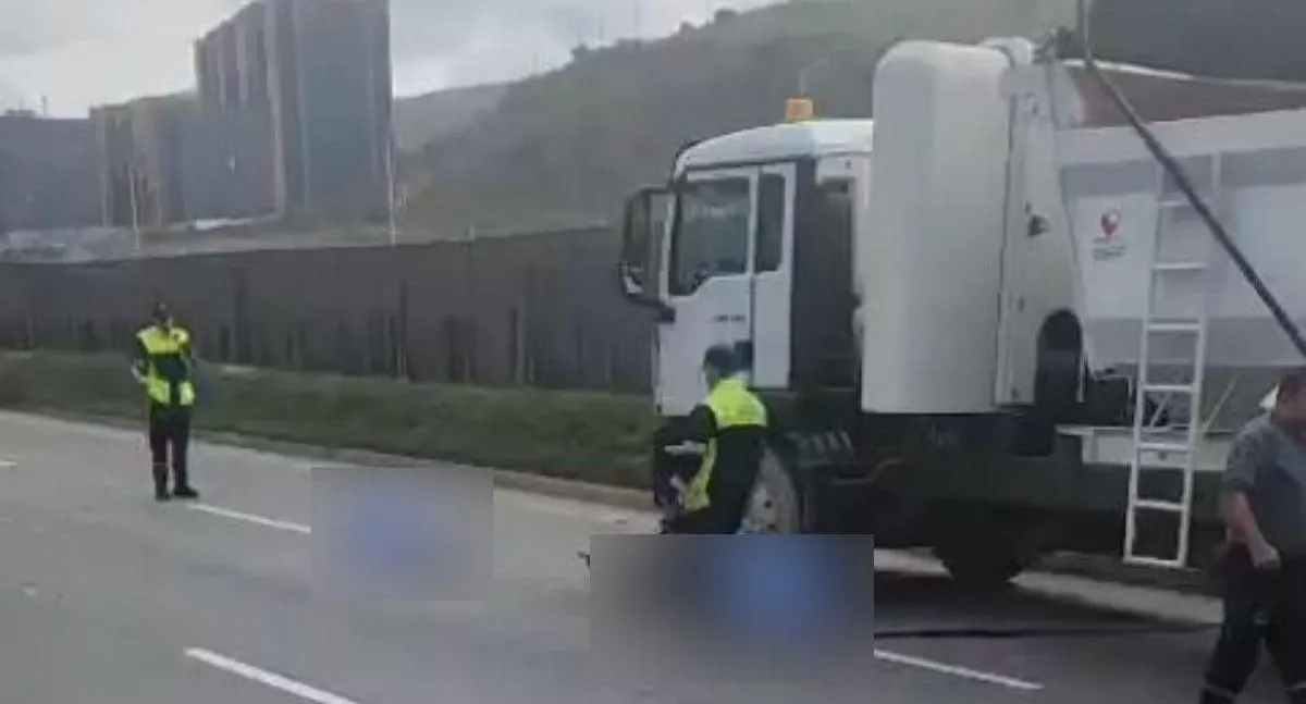 Así fue el lugar en el que ocurrió un accidente que dejó a dos motociclistas fallecidos en la Autopista Sur