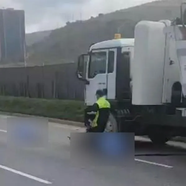 Así fue el lugar en el que ocurrió un accidente que dejó a dos motociclistas fallecidos en la Autopista Sur