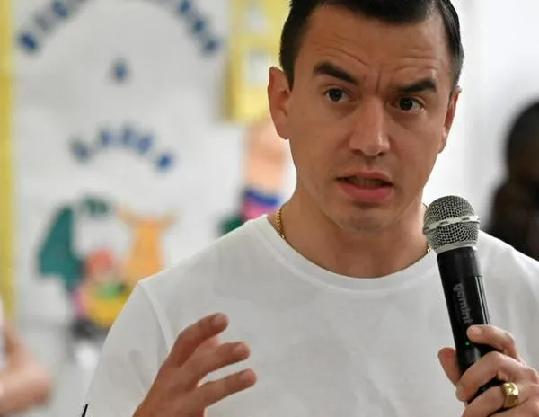 Noboa aparta de su cargo a seis ministros tras la derrota en el referendo en Ecuador