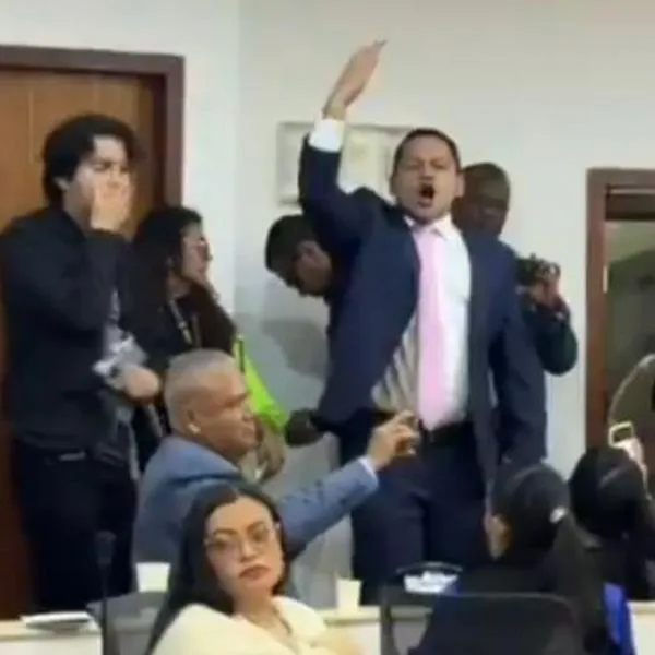 Pelea entre Alejandro Ocampo y Luz Pastrana en la Cámara de Representantes, por cifras de ejecución del Gobierno de Gustavo Petro.