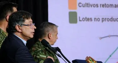 Apareció hermana de adolescente muerto en bombardeo y criticó a Gustavo Petro