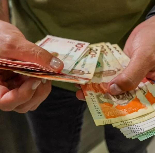 Gobierno Petro incluiría una nueva variable en la discusión del salario mínimo