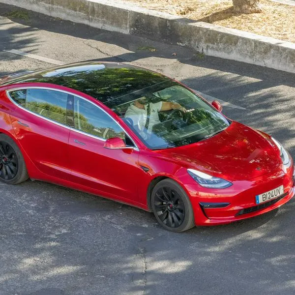 Carro Tesla