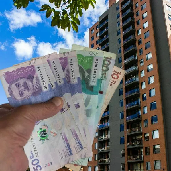 Foto de dinero y vivienda, en nota de por qué es buen momento para comprar vivienda nueva en Colombia, según tasas hoy