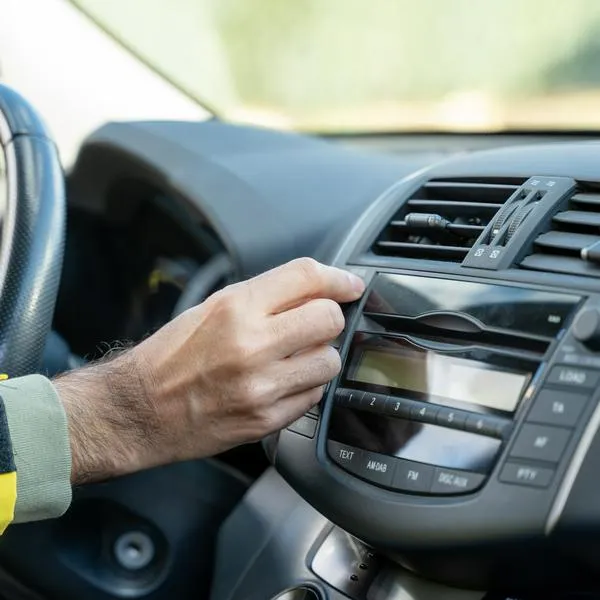 Cambios en carros por seguridad: eliminarán pantallas y vendrán con botones