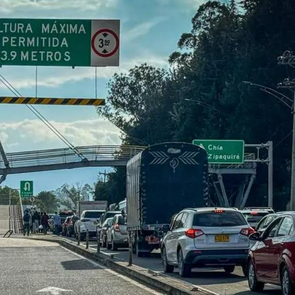 El problema que se armó con descuentos para registrar placas fuera de Bogotá: ¿no es legal? Ya hay demanda. 