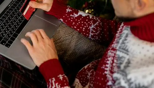 Ojo con las compras navideñas: un estudio revela cómo la IA está potenciando nuevas estafas