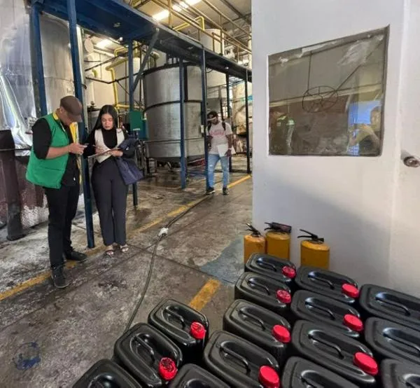 Sellaron empresa de aceites para automotores por falta de licencia ambiental: ¿de cuánto fue la multa? 