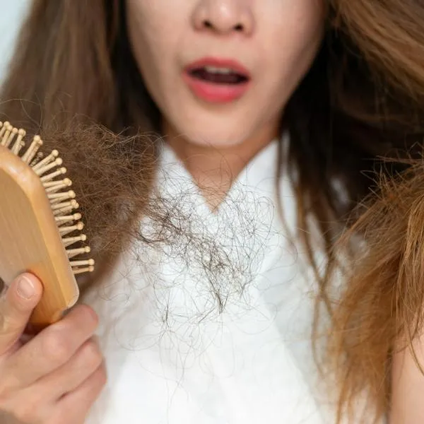 Qué efectos del estrés hay en la piel y el pelo: acné, dermatitis y alopecia