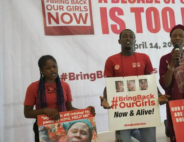 Más de 300 alumnos y docentes raptados en último secuestro en Nigeria