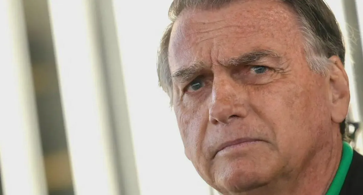 Ordenan enviar a prisión al expresidente de Brasil Jair Bolsonaro por "alto riesgo de fuga"