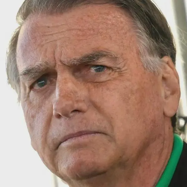 Ordenan enviar a prisión al expresidente de Brasil Jair Bolsonaro por "alto riesgo de fuga"