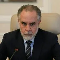 Cómo Armando Benedetti cobra su sueldo si está en la lista Clinton: esposa contó