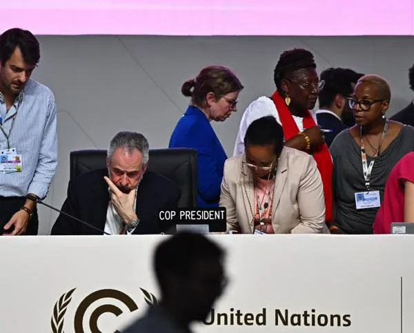 La COP30 aprueba un documento final sin referencia a los combustibles fósiles