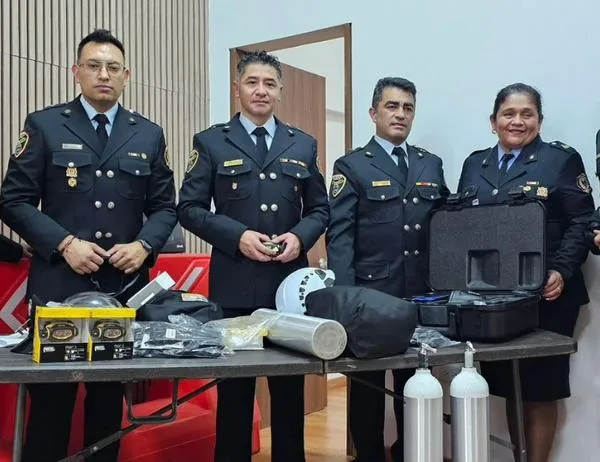 Suba fortalece la atención de emergencias con nueva entrega de equipos a Bomberos 