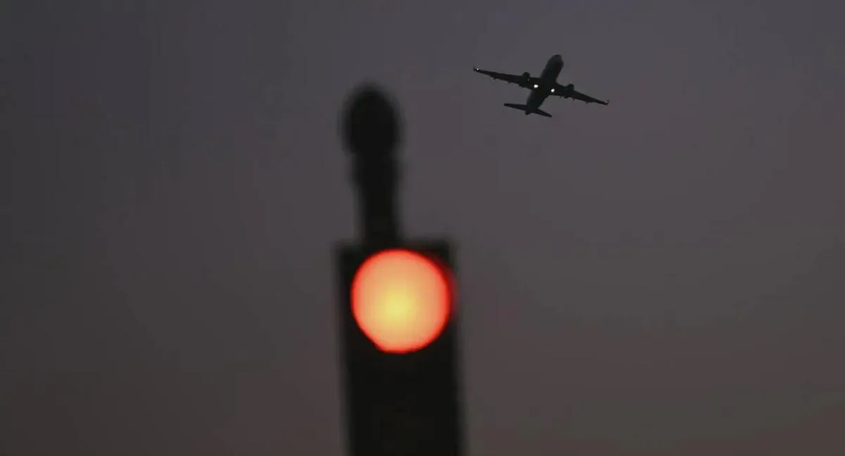Las aerolíneas que mantendrán vuelos en Venezuela pese a avisos de EE. UU. de "extremar precaución"