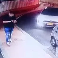 "No sé quién es": habló dueña de camioneta Toyota en la que hombre se bajó a disparar en conjunto de Bogotá. No se ha identificado. 