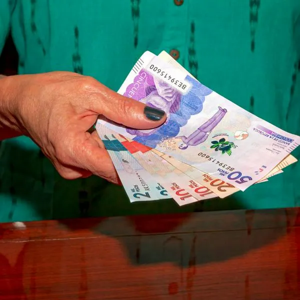 Aclaran qué pasará con bono de $ 230.000 que recibirán más de 3 millones de personas en Colombia y si depende de la reforma. 