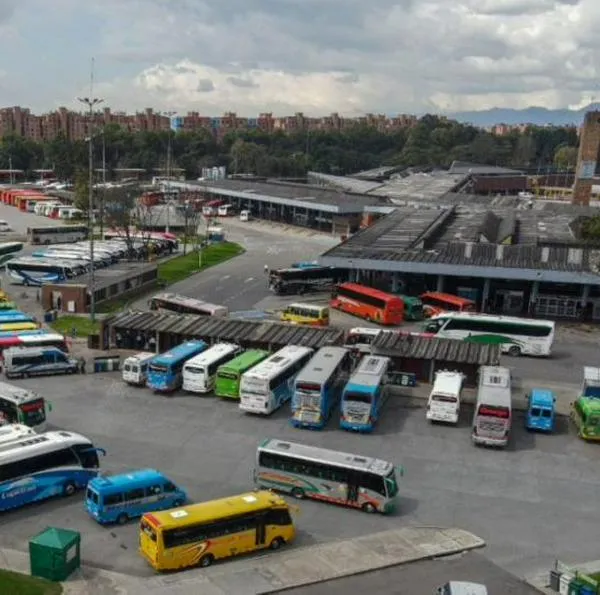 Accidente en Terminal Salitre: pasajero salió expulsado de bus y está grave