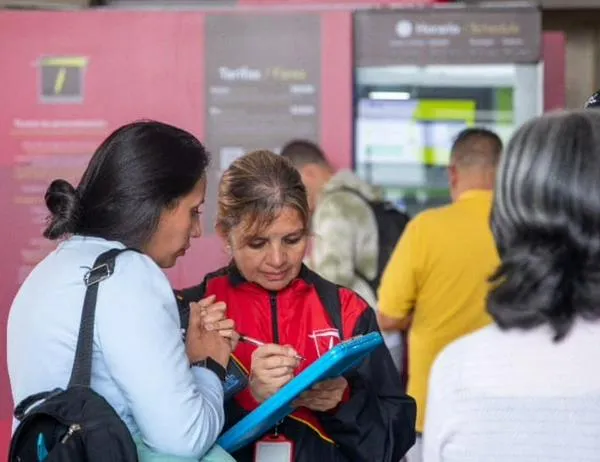 TransMilenio amplía horarios para personalizar la tarjeta TuLlave ¡Conoce aquí! 