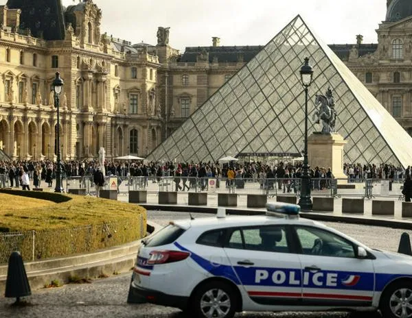 Robo en el Louvre: las autoridades detienen a otros cuatro sospechosos