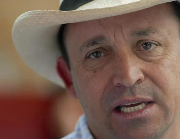 Colombia: condenan al hermano de Álvaro Uribe a 28 años por paramilitarismo