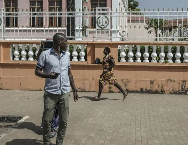 Guinea-Bisáu: Oficiales militares de Guinea-Bisáu declaran haber tomado el "control total" del país