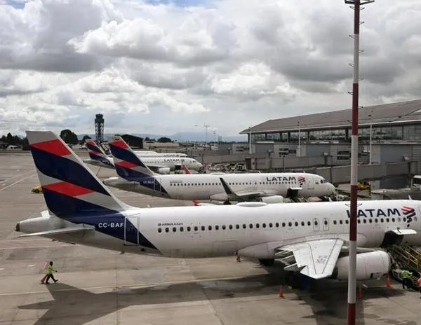 #VenezuelaHoy Maduro cumple su amenaza y revoca permisos para operar a seis aerolíneas