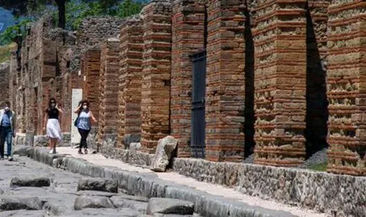 Investigadores en Pompeya recomponen los frescos de la ciudad con un robot guiado por inteligencia artificial