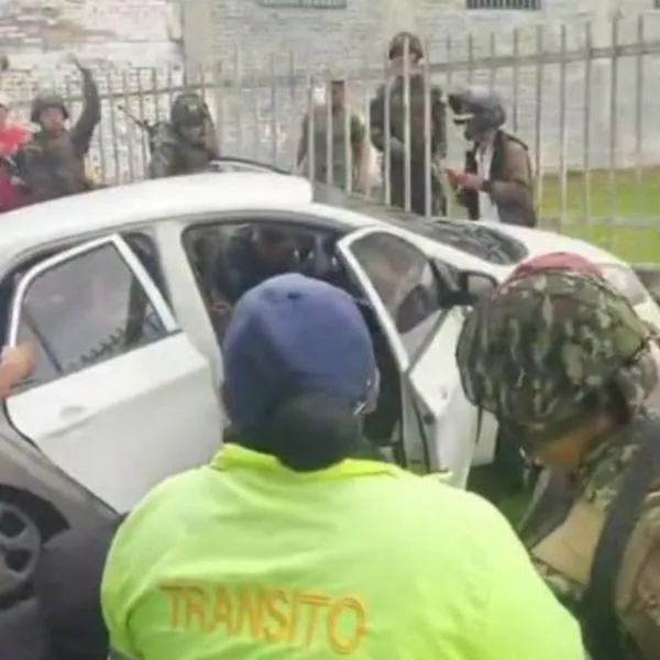 En este carro iba el teniente coronel Rafael Granados Rueda, asesinado a tiros en Popayán