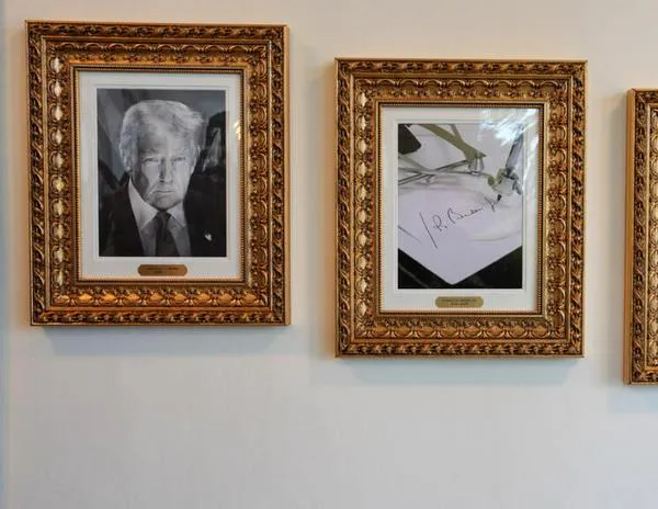 Campaña sin evidencias contra firma automática: ¿puede Trump anular las órdenes ejecutivas de Biden?