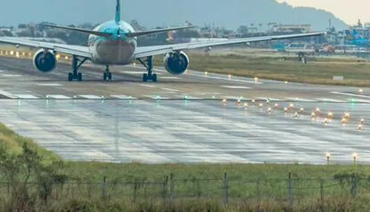 ¿Cómo afecta la radiación solar el funcionamiento de los aviones?