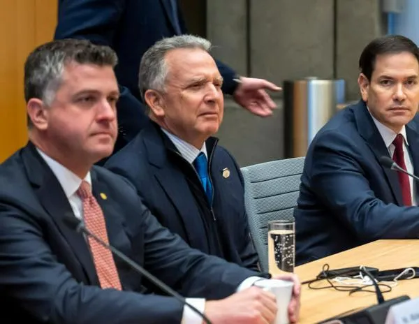 Retoma el diálogo sobre el plan de Trump para Ucrania tras la renuncia del principal negociador de Kiev