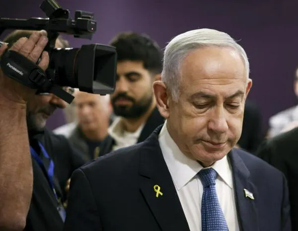 Netanyahu solicita al presidente israelí un indulto en su juicio por corrupción