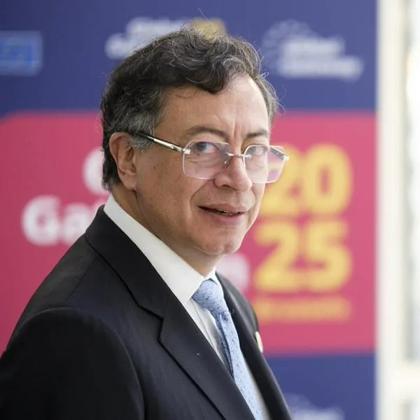 Petro habla de órdenes ilegales y redobla la apuesta criticando a Trump