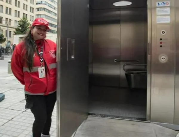 Más de 6.500 ciudadanos han utilizado el primer baño público inteligente en el centro de Bogotá 