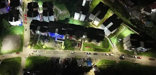 Manizales renueva su alumbrado público: barrios reciben nuevas luminarias LED para más seguridad