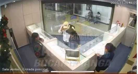Video del robo a joyería en Bucaramanga que dejó un policía y un ladrón muertos